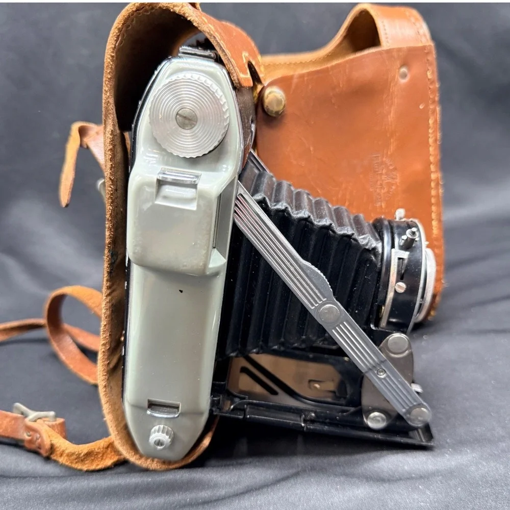 Vintage Kodak Tourist II Folding Camera 100mm f/8.8 Anaston Lens Leather Case